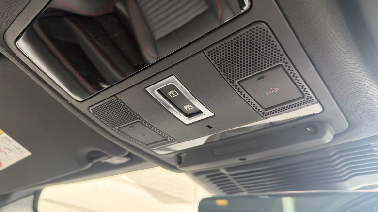 Land Rover Discovery Sport 1.5 P300e R-Dynamic HSE 5dr Auto [5 Seat] Station Wagon